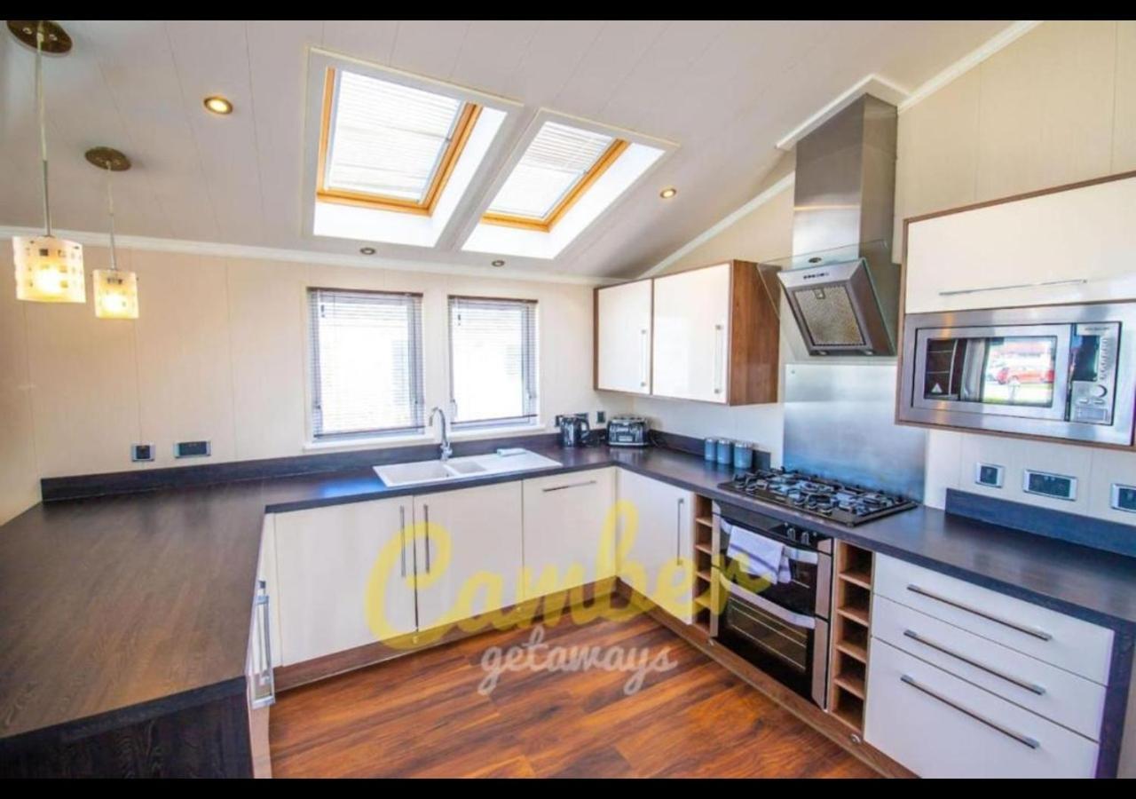 Mp768 - Camber Sands Holiday Park - Huge Lodge - Small Dog Friendly - Sleeps 8 外观 照片