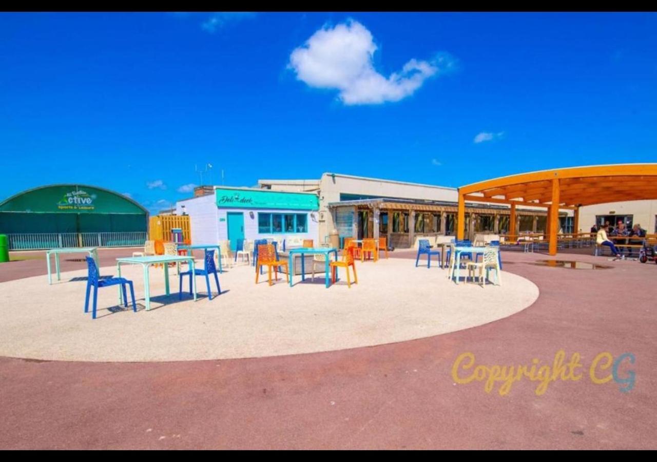 Mp768 - Camber Sands Holiday Park - Huge Lodge - Small Dog Friendly - Sleeps 8 外观 照片