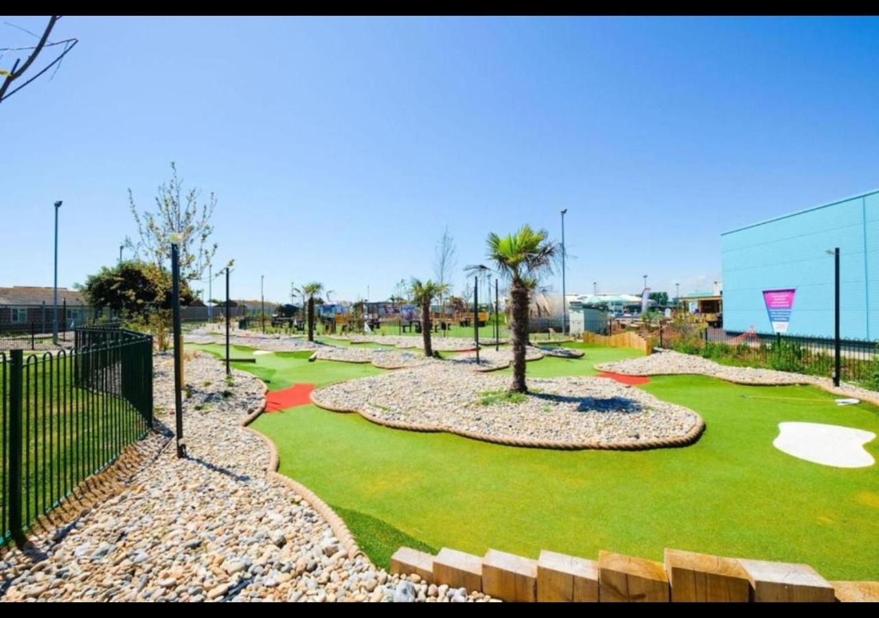 Mp768 - Camber Sands Holiday Park - Huge Lodge - Small Dog Friendly - Sleeps 8 外观 照片